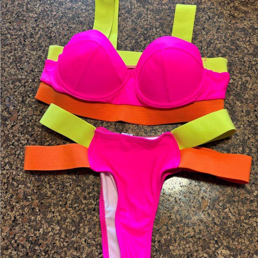 Vibrant Bandage Bikini Set 🌺